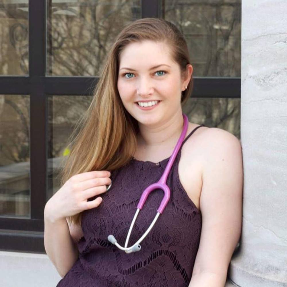 Meet your Posher, Alexis